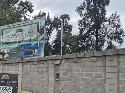 VENTA CASA EN POZO 3 AMB  BARRIO CERRADO / PERMUTA