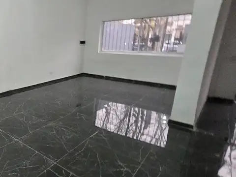 Local 144 m2 en alquiler - Centro de San Miguel, a metros de la estación