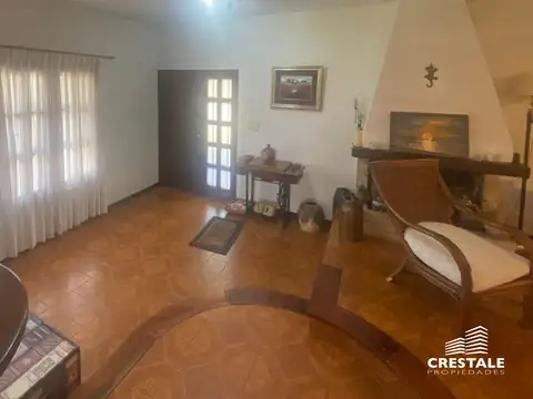 Casa 10 ambientes con 3 baños