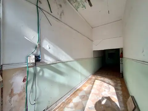Oficina 5 ambientes con 1 baño