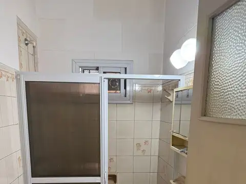 Casa 2 ambientes con 1 baño