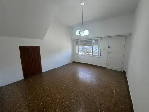 P.H. Tipo casa 4 ambientes