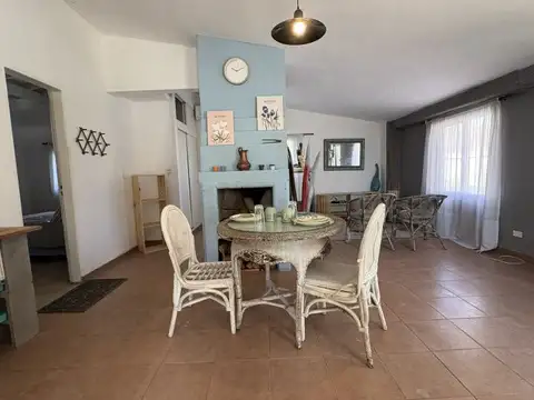 Casa en Venta Los Pinos 2 Dormitorios. Gran Lote 2275 m². Apto Crédito. Oportunidad