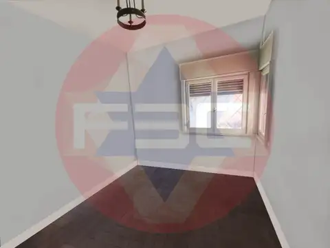 Casa en Venta con 4 cocheras