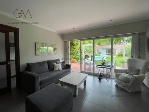 Casa 5 ambientes con 4 baños