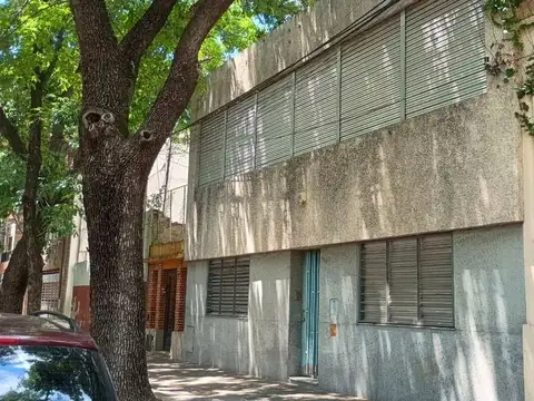 VENTA CASA 4 DORMITORIOS CON PATIO REP. LA SEXTA