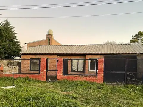 CASA EN VENTA EN PUEBLO ESTHER