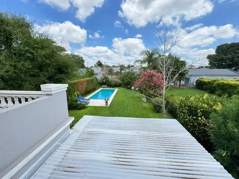 Casa 5 ambientes con 2 baños