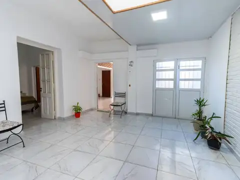 Casa 5 ambientes con 1 baño