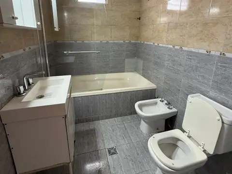 Depto Tipo Casa 2 ambientes con 1 baño