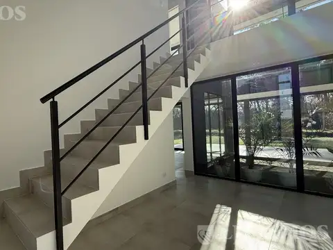 Casa en Venta a Estrenar en LAGO CENTRAL PG