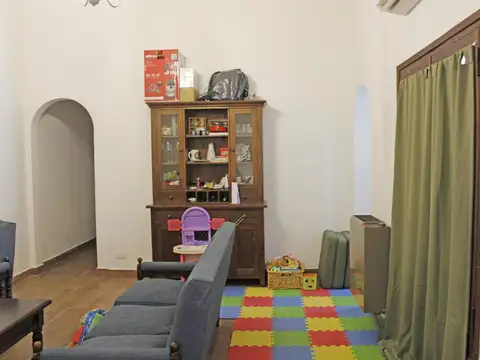 Casa en Venta con 6 cocheras