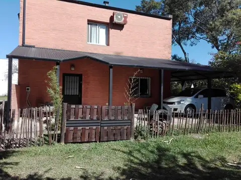 Casa de Categoría - Barrio Privado Av. Maipú - 4 Dormitorios y Piscina (Frente al Saint Patrick)