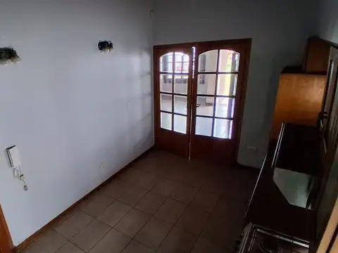 VENTA DE CASA 3 AMBIENTES MERLO CENTRO