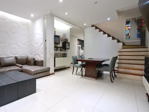 CASA DE 6 AMBIENTES VENTA DEVOTO COCHERA TERRAZA