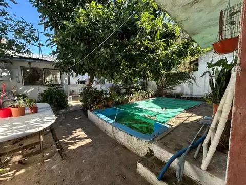 Casa 5 ambientes con 1 baño