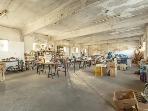 VENTA GALPÓN / DEPÓSITO 500 m² CON VIVIENDA LANÚS