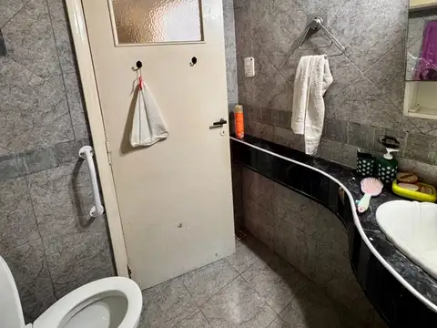 Casa 3 ambientes con 2 baños