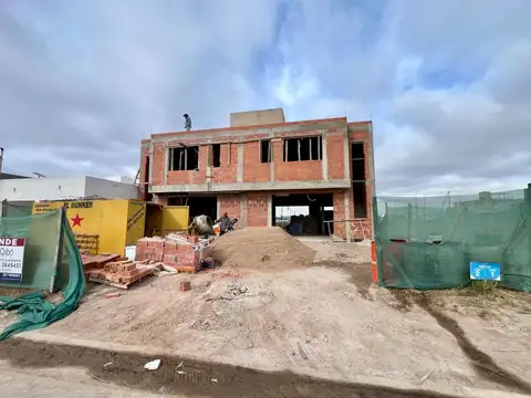VENTA DUPLEX 3 DORMITORIOS PAMPAS DE MANANTIALES