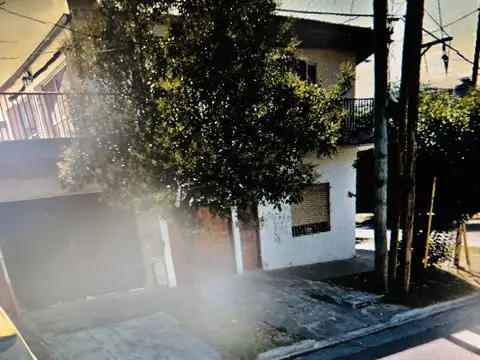 solari 2195 esq pola 2100, Piso pb
