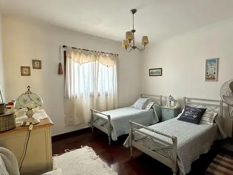 Depto Tipo Casa 5 ambientes con 2 baños