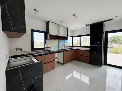 Casa en Venta en San Sebastián, USD 360.000