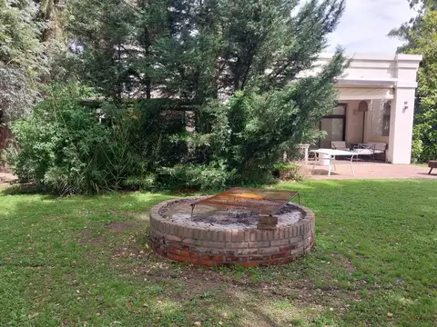 Casa 7 ambientes con 4 baños