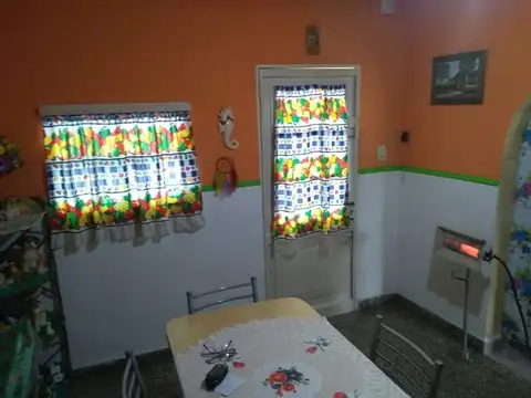 Casa 3 ambientes con 1 baño