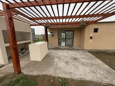 Casa 3 ambientes con 2 baños