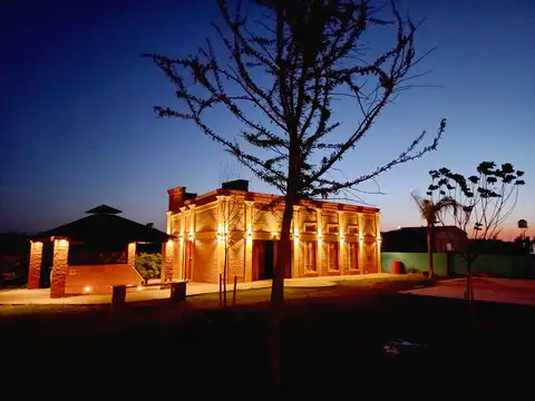 QUINCHO CON PILETA - EXCELENTE CALIDAD - ZONA TERMAS CONCEPCIÓN