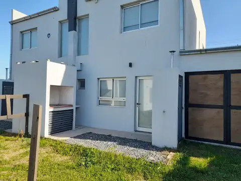 Victorino de la Plaza 300