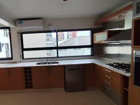 SIN AMOBLAR VISTA AL RIO  AV DEL LIBERTADOR 7000 3 SUITES CON DEPENDENCIA - 5 BAÑOS - BALCON