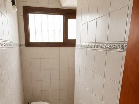 Casa 5 ambientes con 3 baños