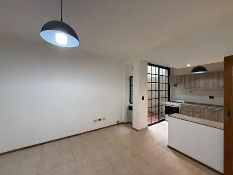 Depto Tipo Casa en Alquiler de 2 ambientes