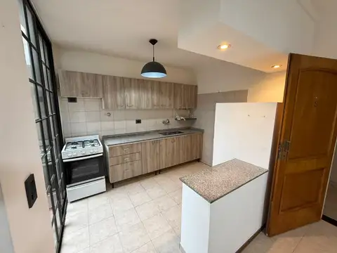 Depto Tipo Casa 2 ambientes con 1 baño