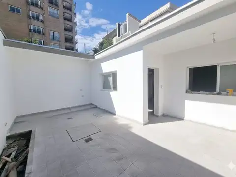 Casa 5 ambientes con 1 baño