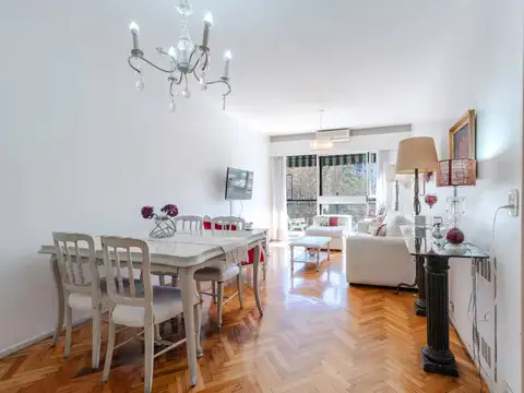 Venta departamento 4 ambientes luminoso con balcón y baulera.