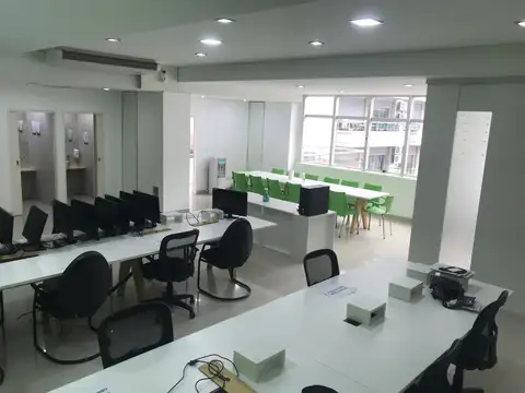 Oficina en Venta con 1 cochera