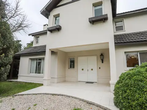Venta Casa 5 Ambientes, parque 596 m2 I 2 Cocheras _Country Club Princess Pilar
