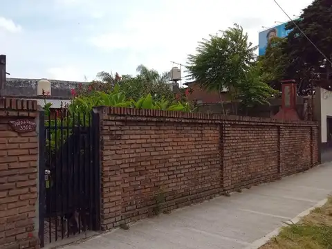 Casa 5 ambientes con 1 baño