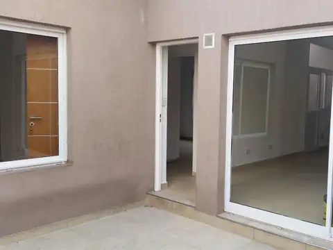 Depto Tipo Casa en Alquiler de 3 ambientes