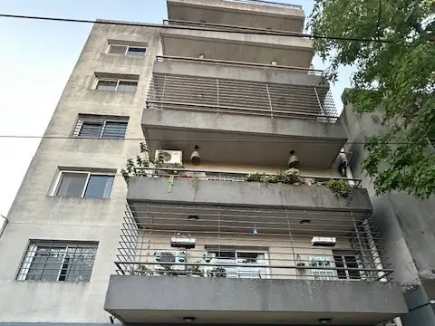 MONOAMBIENTE CON COCHERA