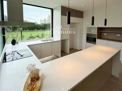 Casa en Venta en Ayres Plaza, USD 595.000