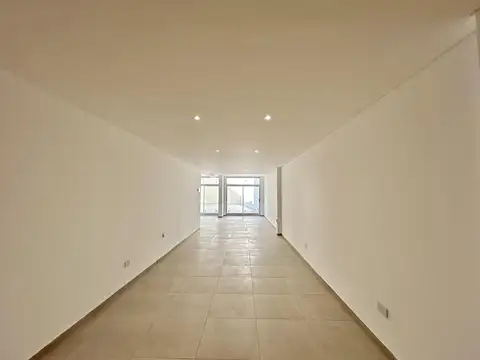 Jerónimo Salguero al 1500, entre Soler y El Salvador