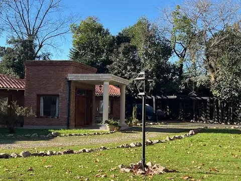 Casa en Venta con 4 cocheras