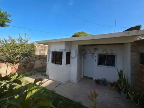Retasada   EN VENTA - CASA 2 DOMITORIOS - CARCARAÑA - 390 M2