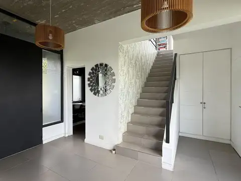 Casa 4 ambientes con 4 baños