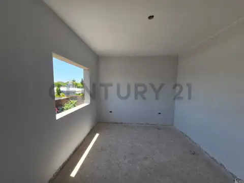 Casa 2 ambientes con 1 baño