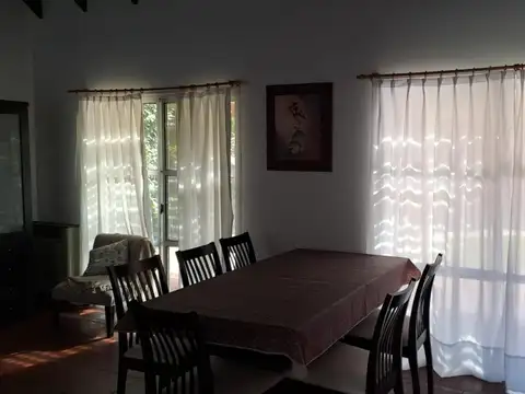 Casa 3 ambientes con 2 baños