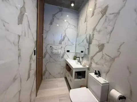 Casa 5 ambientes con 3 baños